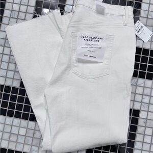 Good American Cream Kick Flare Jeans NWT size 32